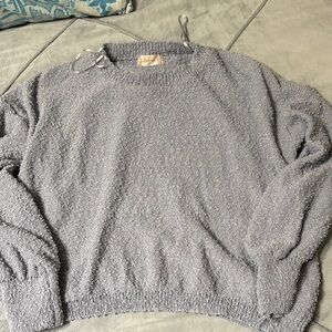 Gray Crew Neck Fleece Sweater with Plush Texture